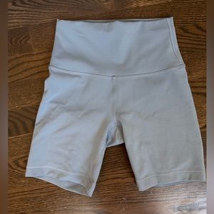 Lululemon Wunder Train High Rise Short 6”, Size 2, Chambray